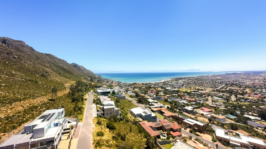  Bedroom Property for Sale in Gordon Heights Western Cape